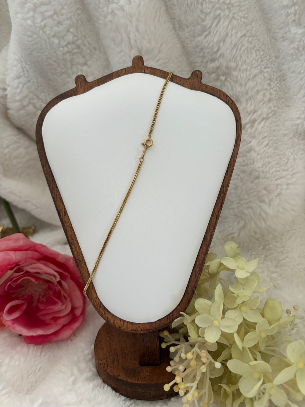 Avon Gold and White Beaded Bar Necklace - Women Jewelry - Picture 4 of 5